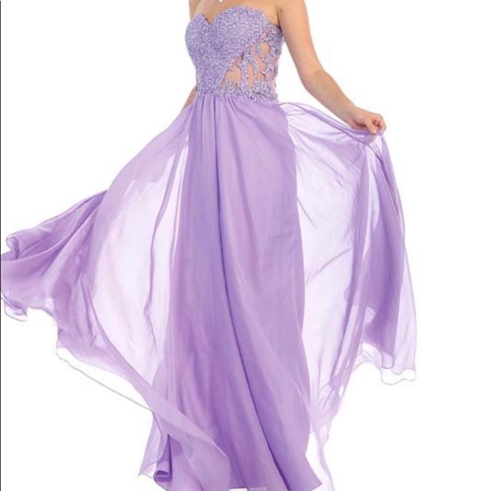 Lilac strapless Sweetheart Gown dress